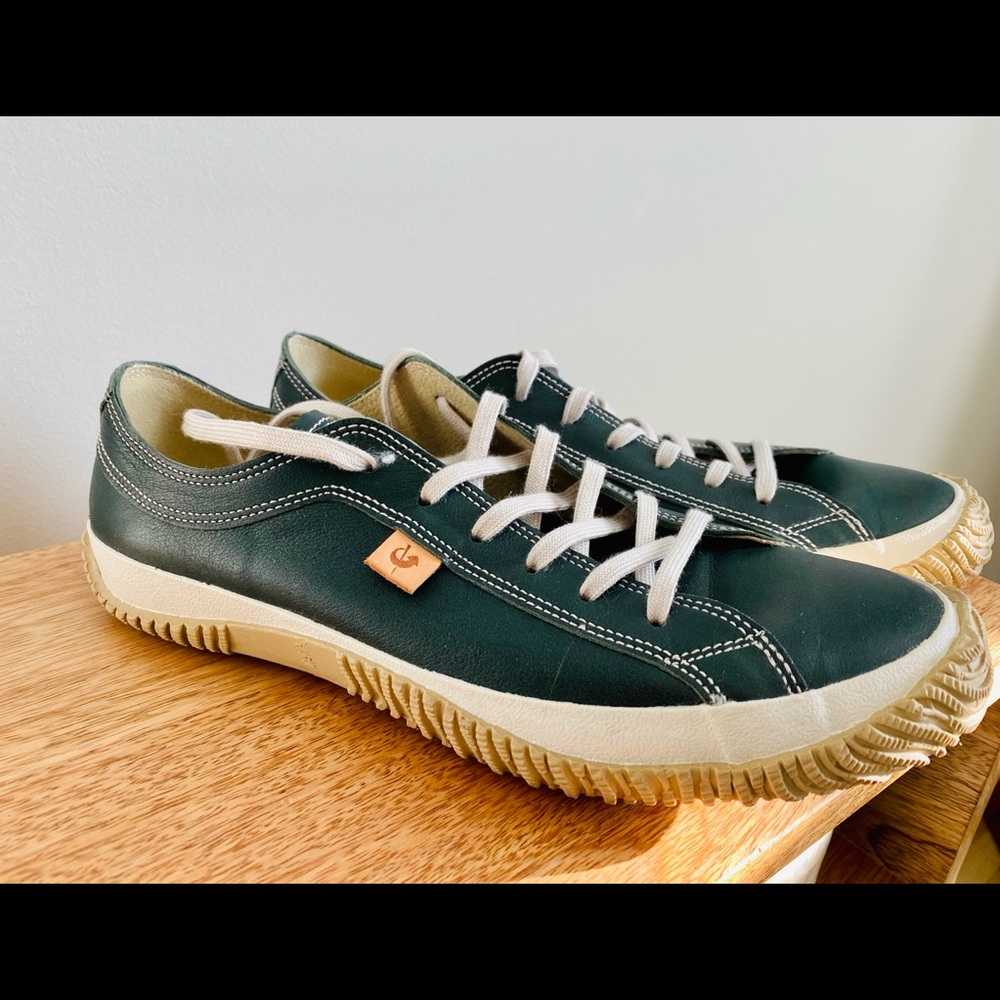 Spingle Move blue leather sneakers. Unisex 6.5 US